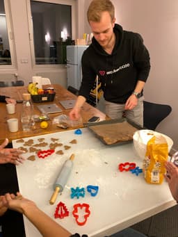 Weihnachtsplätzchen backen