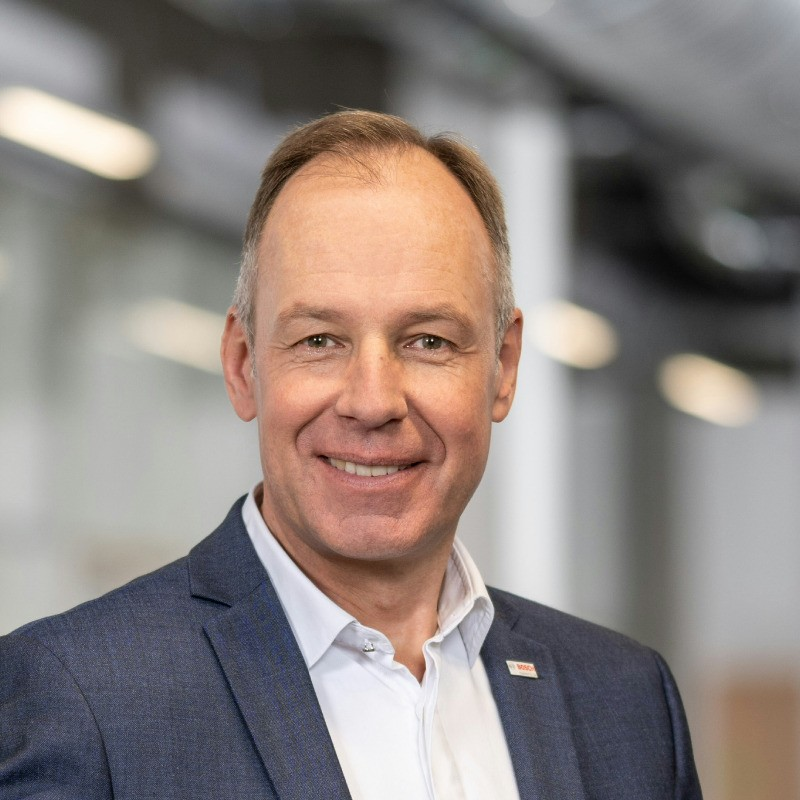 Dr. Sven Ost